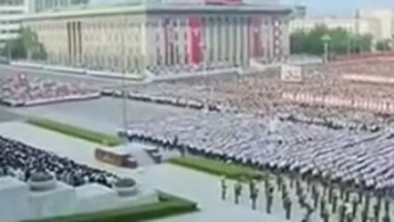 Paradă militară de proporții uriașe în Coreea de Nord