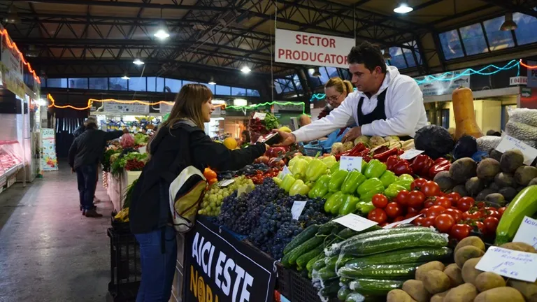Prima piață din România unde poți cumpăra legume și fructe cu cardul