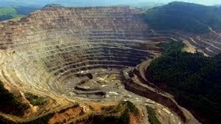 România ar putea interzice cianura in minerit pentru 10 ani