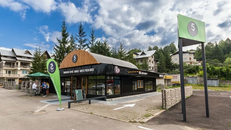 5 to go deschide primul coffee shop cu DRIVE THRU de pe DN1
