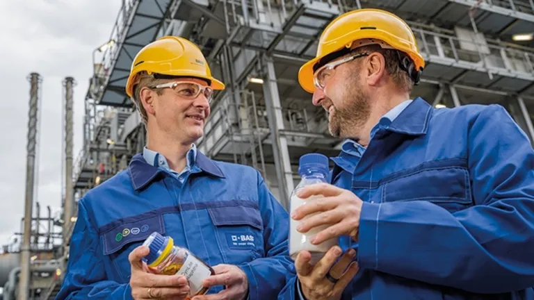 BASF produce in premiera produse din materiale plastice reciclate chimic