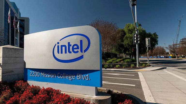 Intel plănuieşte să reducă masiv numărul angajaţilor. Gigantul IT este afectat de scăderea cererii de procesoare pentru PC