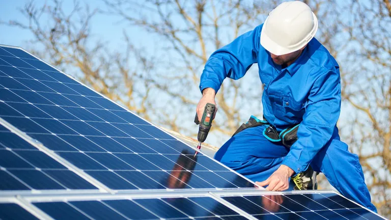 Se merită investiția în panourile fotovoltaice? „La urmă nu mai recuperezi nimic”.  În câți ani îți iei banii înapoi