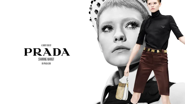 Brandul de lux Prada preferă mâna ieftină de lucru din România. Compania a deschis o nouă fabrică la noi în țară
