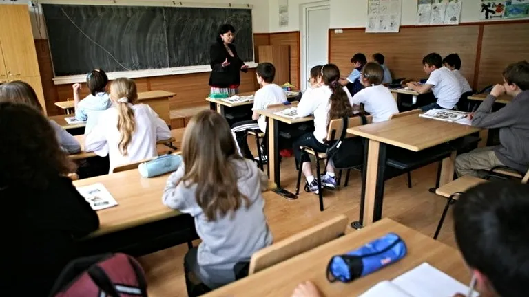 Un nou scandal în învățământul din România! Un partid solicită de urgență să fie modificat modul în care o să fie organizată vacanța de Paște