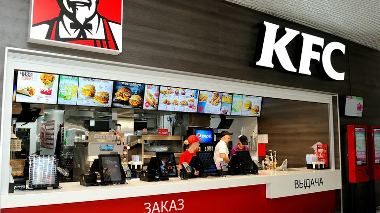 Încă un gigant pedepsește Rusia și iese complet de pe piață. KFC și-a vândut toate restaurantele și franciza!