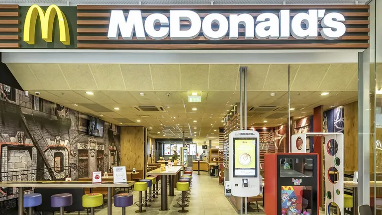 Afacerile McDonald’s, creștere explozivă în România! Ce escaladare spectaculoasă a raportat compania în 2022 și care este explicația din spatele cifrelor?