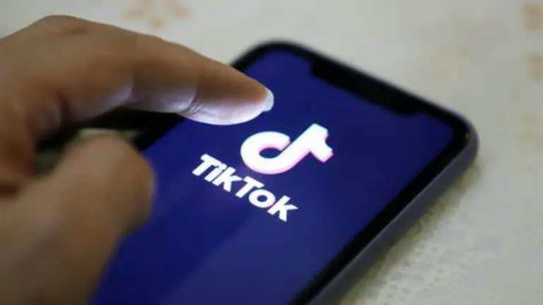 Atenție la TikTok! Este aplicația care înregistrează tot, știe cu cine sunteți și ce vorbiți