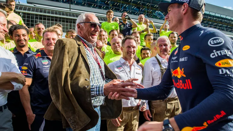 Gestul incredibil făcut de Dietrich Mateschitz, miliardarul de la Red Bull înainte de a muri. Motivul pentru care fiecare angajat a primit în plus mii de euro