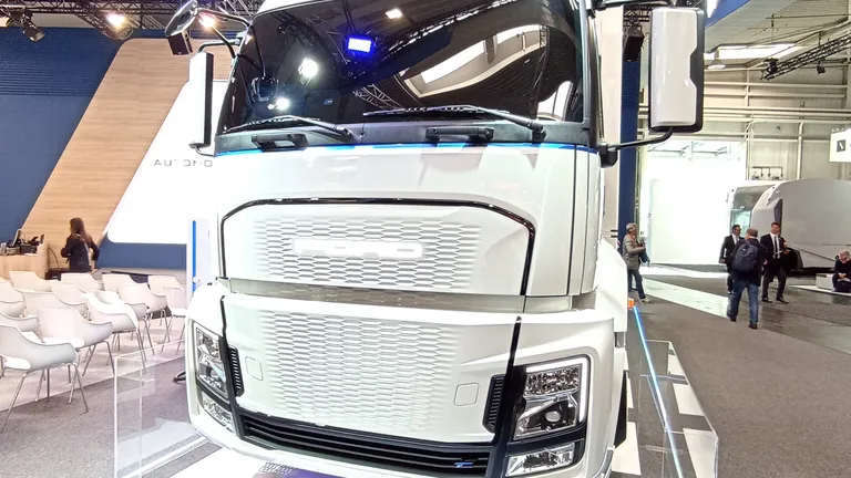 Ford testează primul camion electric pe șoselele din România. „Camioanele de gunoi din România ar putea fi electrice”