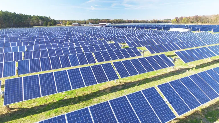 Vom avea cel mai mare parc solar din Europa! Investiția va furniza energie verde pentru aproximativ 1 milion de oameni