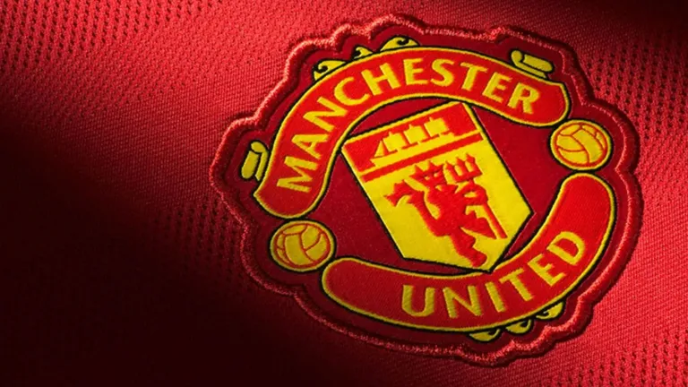 Clubul Manchester United e pe lista de cumpărături a companiei Apple! Tranzacția este estimată la 5,8 miliarde de lire sterline