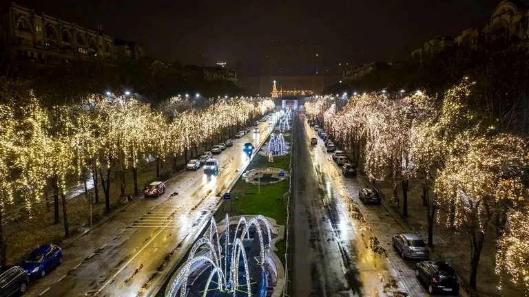 Luminițele pentru Sărbătorile de Iarnă au fost aprinse în seara de 1 decembrie în Capitală!