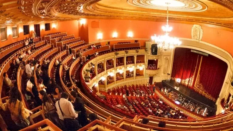 Peste 60 de instituții de spectacole din România vor beneficia de finanțare din partea Ministerului Dezvoltării