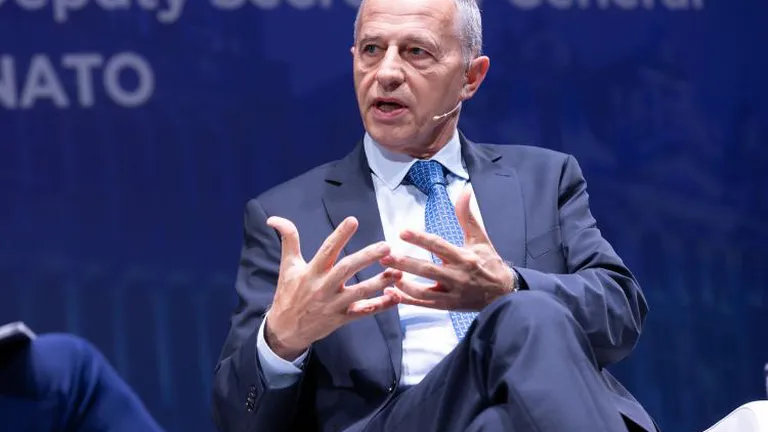 Mircea Geoană nu respinge o candidatură la prezidențiale: Discutăm după ce plec de la NATO