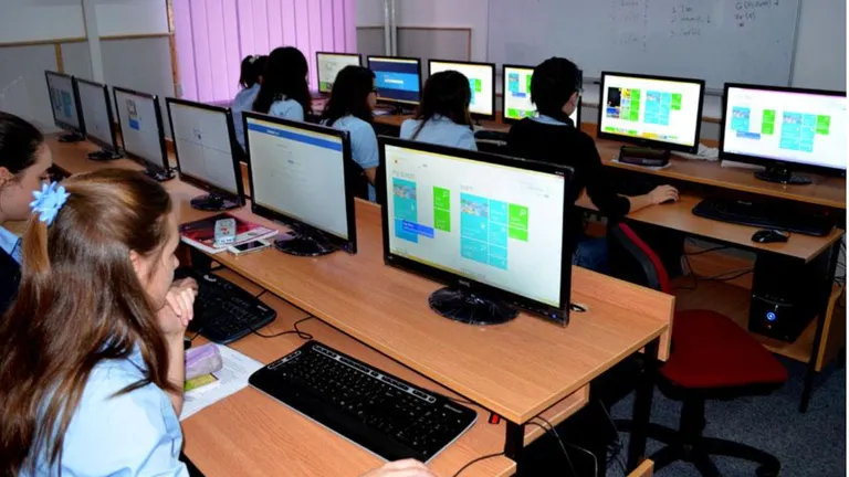 Care este situația orelor de TIC din școli: „Cu un salariu de 2.500 de lei nu va veni niciun IT-ist să predea într-o unitate de învățământ”