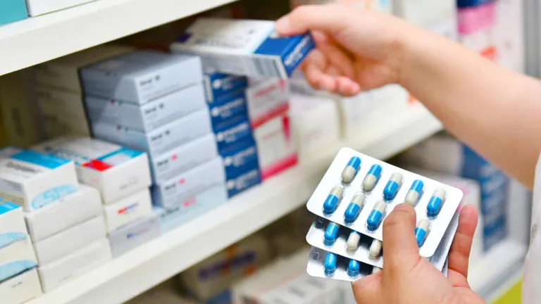 Mai multe medicamente ieftine riscă să dispară din piaţă. Comisia Europeană cere majorarea taxei clawback