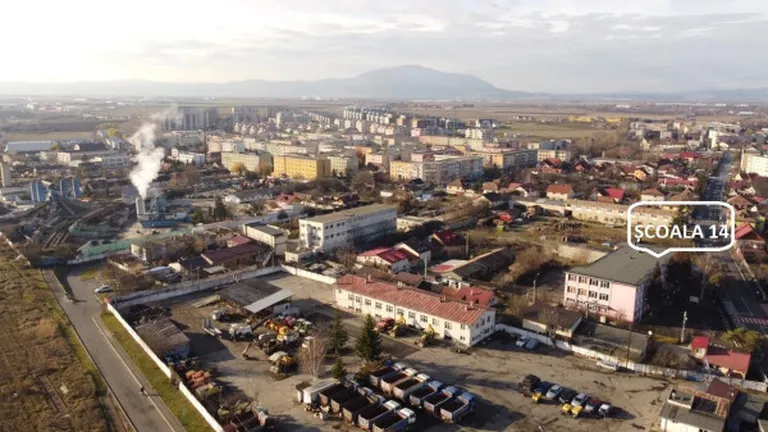 Fabrica de var din Brașov, mutată din cauza poluării pe care o genera. Aceasta este al treilea operator economic pe care Primăria Brașov îl relochează