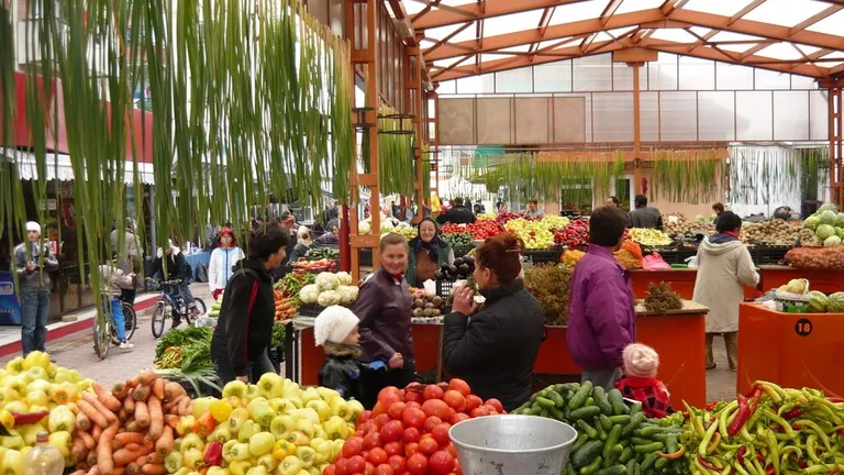 Controale masive în supermarket-uri! Ministerul Agriculturii verifică volumul de legume și fructe proaspete