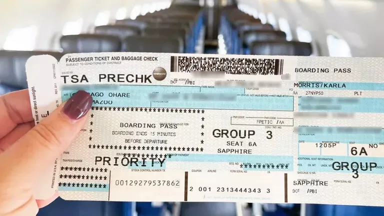 Se poate schimba numele pasagerului de pe biletul de avion? DA, se poate! Iată ce trebui să faci dacă te afli în această situație și cât te costă