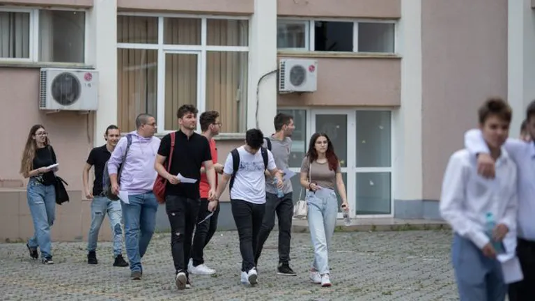 România este abandonată! Tinerii nu se mai gândesc la facultate și părăsesc țara în număr tot mai mare! Unde este reacția autorităților?