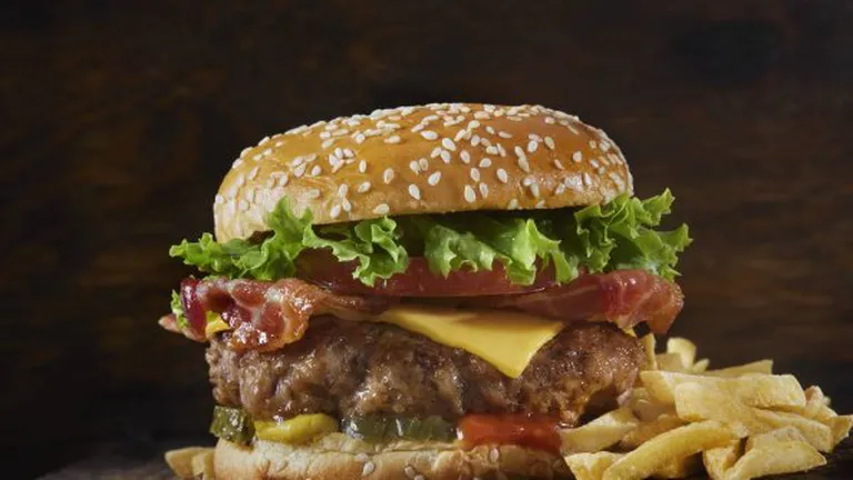 Restaurantul care a doborât recordul cu cel mai scump burger din lume! Se vinde în Cluj și costă cât o mașină