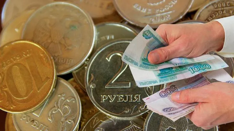 Rubla rusească s-a depreciat astăzi! A atins un minim istoric de 100 de ruble pentru un dolar pentru prima dată în ultimele 17 luni