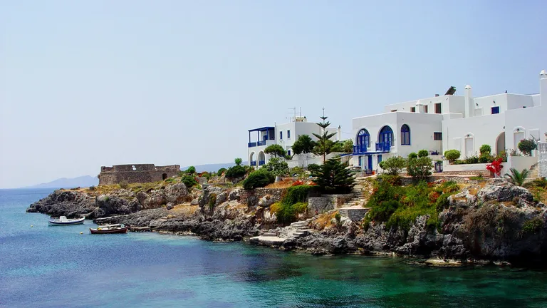 Vacanţă pe viaţă. O insulă din Grecia oferă casă, pământ şi 500 de euro lunar celor care vor sa se mute acolo: Avem nevoie de familii tinere