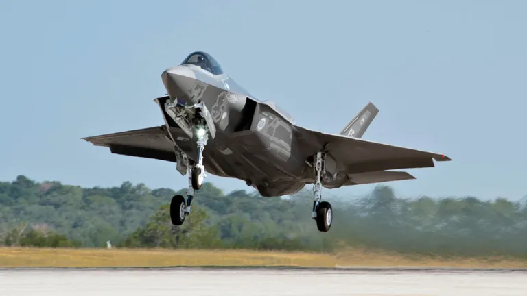MApN cumpără 32 de avioane F-35. Cea mai scumpă achiziţie din istoria Armatei ajunge la 6,5 miliarde USD