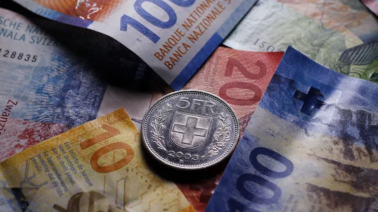 Criza francului elvețian, o lovitură puternică pentru Europa de Est. Băncile centrale nu reușesc să-și izoleze economiile în faţa unor evenimente externe majore