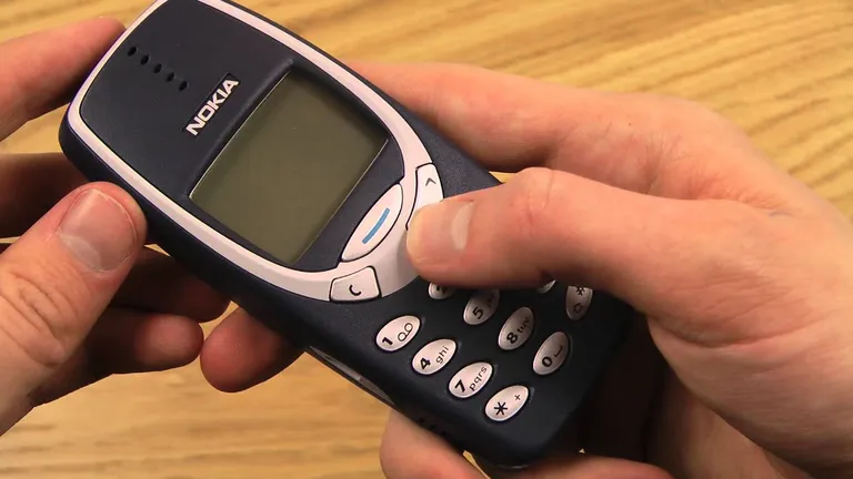 Cu cât se vinde în 2023 un Nokia 3310, telefonul vedetă al începutului anilor 2000