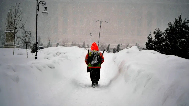 Zeci de școli închise din cauza ninsorilor. În ce zone nu merg elevii la școală pe 9 ianuarie