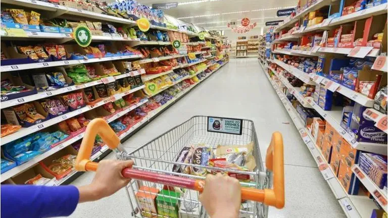 Un lanț de supermarketuri introduce programul de lucru de 4 zile pe săptămână