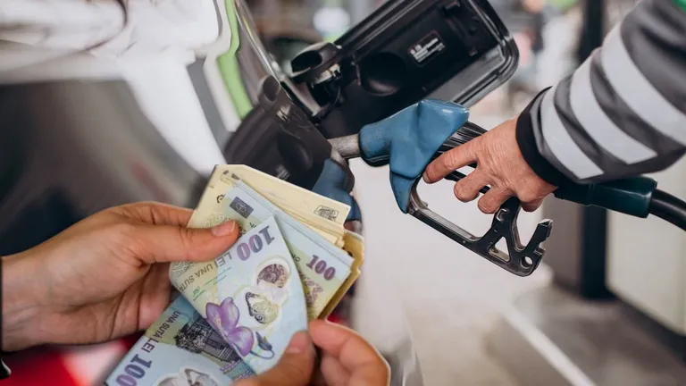 Unde se vinde cea mai ieftină benzină din România? Cât trebuie să plătească șoferii pentru un litru de carburant