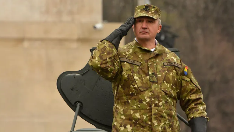 Generalul Gheorghiţă Vlad propune serviciul militar voluntar pentru români. Şeful Statului Major al Armatei ase teme că România ar putea fi atrasă în conflictul dintre Rusia şi Ucraina