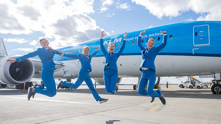 Vești bune pentru persoanele care vor să călătorească în străinătate! KLM crește capacitatea locurilor cu 7%