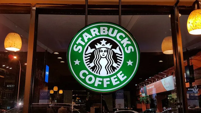 Veste proastă pentru clienții Starbucks. Decizia luată de companie îi va afecta direct: Inginerii au testat sute de mii de modele