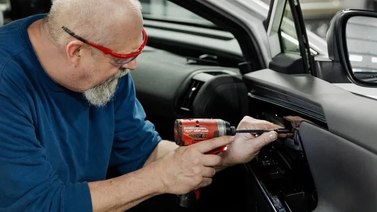 Avertismentul experţilor auto: accesoriile suplimentare montate pe maşini pot creşte consumul de combustibil