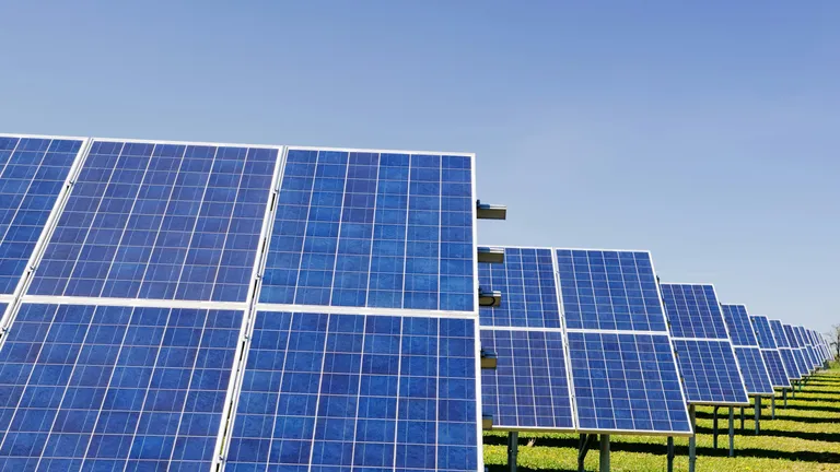 Panourile solare, ieftinire masivă pe piețele internaționale. Modul inedit în care sunt folosite în vestul Europei