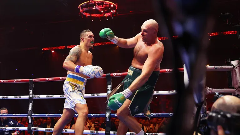 VIDEO Olesxandr Usyk este campionul mondial al tuturor versiunilor categoriei grea, dar performanţa financiară este a lui Fury. Cât a încasat Gipsy King pentru fiecare lovitură plasată