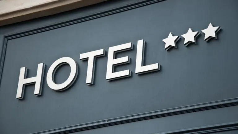 Cât te costă să îți deschizi un hotel de 3 stele în România. Suma se ridică la prețul unei garsoniere: Investitorii nu știu cum să își optimizeze veniturile și profiturile