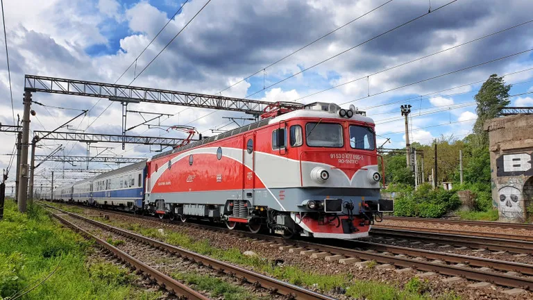 Anunț CFR pentru călători. Trenurile vor circula cu viteză redusă din cauza caniculei