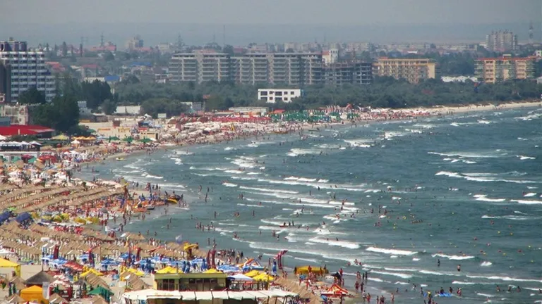 Record absolut de turiști pe litoralul românesc. Peste 200.000 de turiști sunt la malul mării