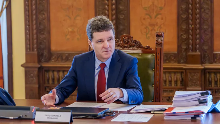 Nicuşor Dan caută soluţii pentru ieşirea din criza politică: Bolojan şi Kelemen Hunor, chemaţi la Cotroceni pentru consultări informale