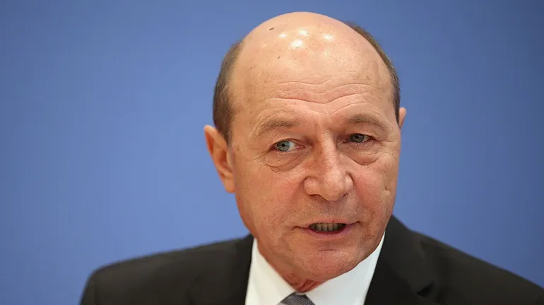 Traian Băsescu: Singura soluție pentru ieșirea din criză este refacerea coaliției PSD-PNL