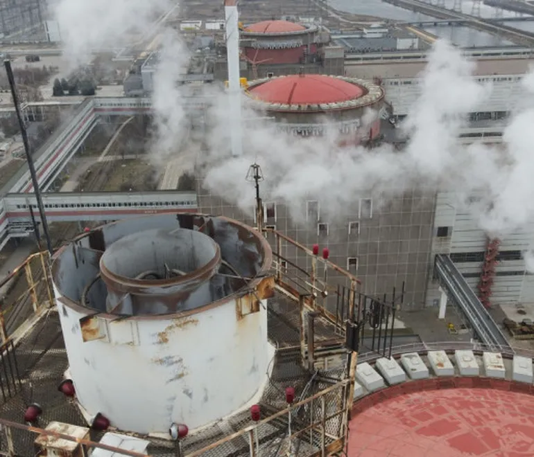 Alertă maximă: la Zaporojie sunt stocate 1.200 de tone de combustibil nuclear. Centrala nucleară a fost ocupată de trupele ruse