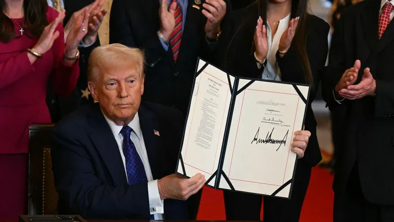 Aproximativ 100 de emigranţi români ar putea fi deportaţi de SUA la baza din Guantanamo