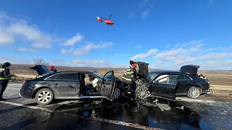 Accident grav în Iași, ciocnire violentă între un Mercedes S-Class și un Audi A8. Un om de afaceri și soția sa gravidă au murit. Nici fătul nu a mai putut fi salvat