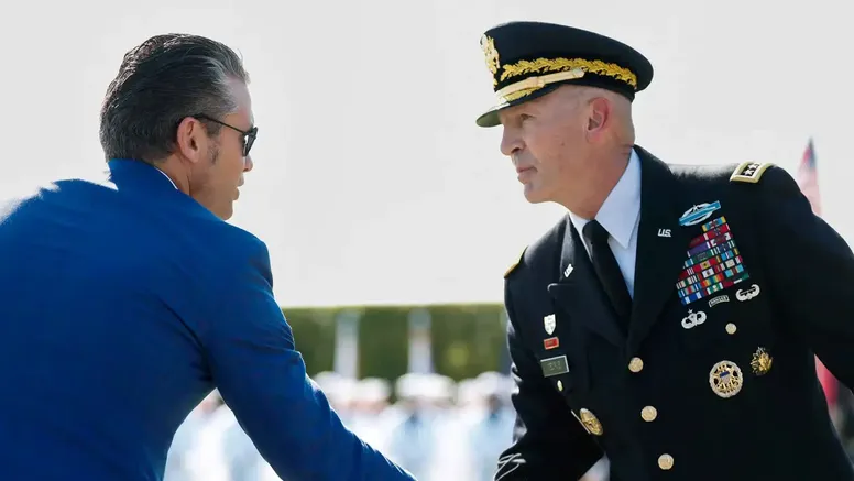 Secretarul Apărării din SUA îl demite pe șeful Statului Major, în plin război din Orientul Mijlociu. Generalul Randy George a fost înlăturat din funcție printr-un apel telefonic primit în timp ce se afla în ședință