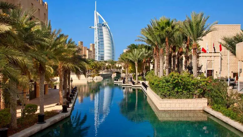Măsuri disperate de revitalizare a turismului din Dubai, grav afectat de războiul din Orientul Mijlociu. 700 de euro pentru localnicii care reușesc să-și convingă apropiații să vină în vizită